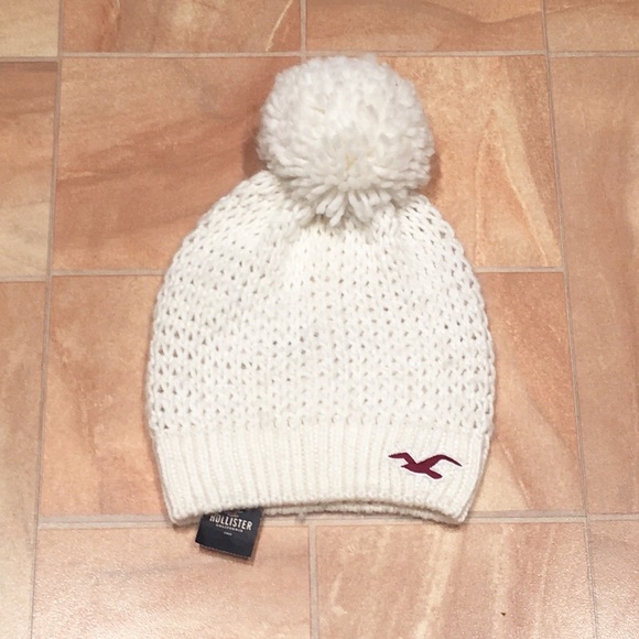 Hollister Accessories - NWT Knit Beanie